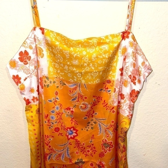 NWOT-Forever21-Floral Vented-Hem Satin Dress - Picture 5 of 9